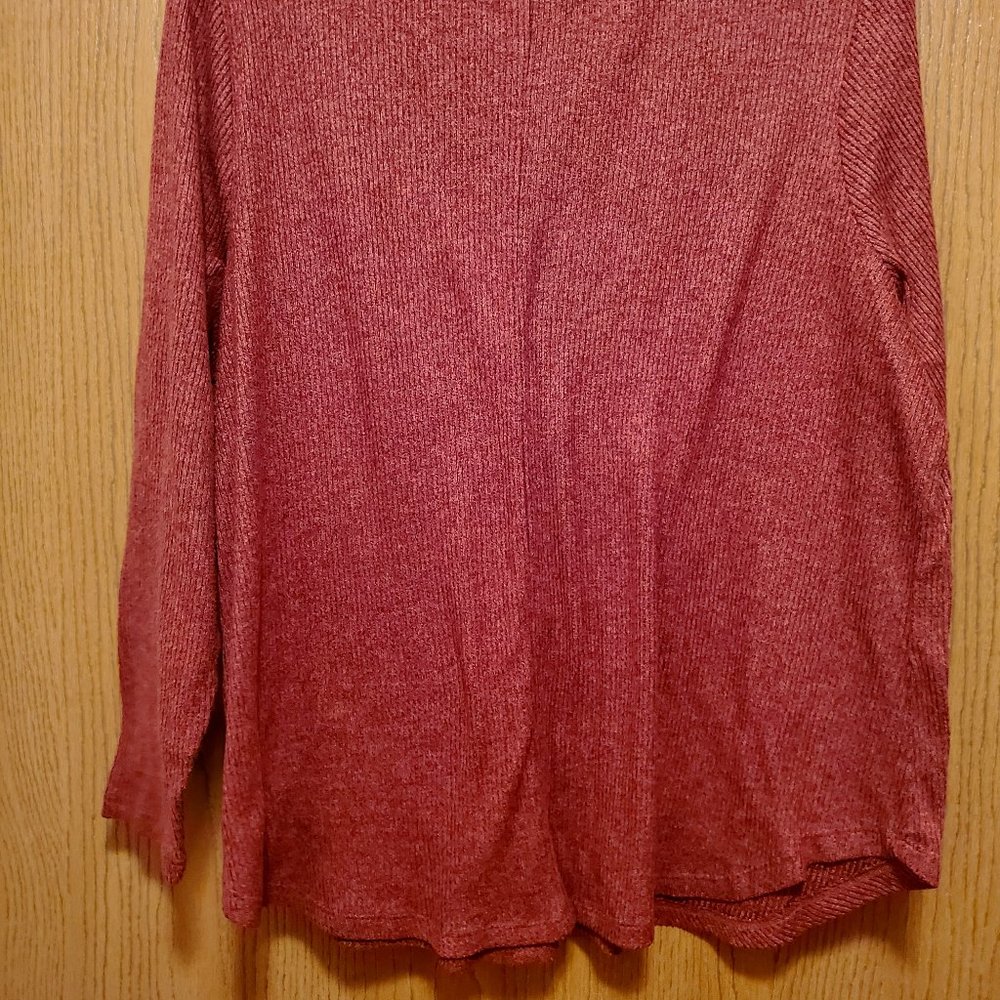 Burgundy thermal-like soft smooth top w/ lace around scoop neck Maurices 24/7 2X